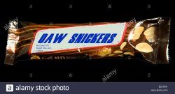 snickers-chocolate-bar-shot-in-studio-BD75PA.jpg