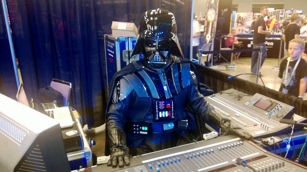 Darth-Vader-running-the-main-stage-at-RTX-Halo-4GC-tourney.jpeg
