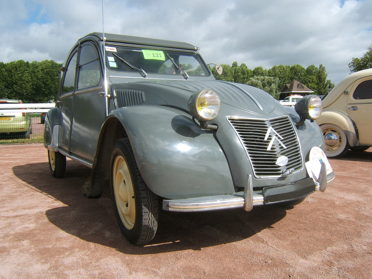 1200px-2CV-1956-Caen.jpg