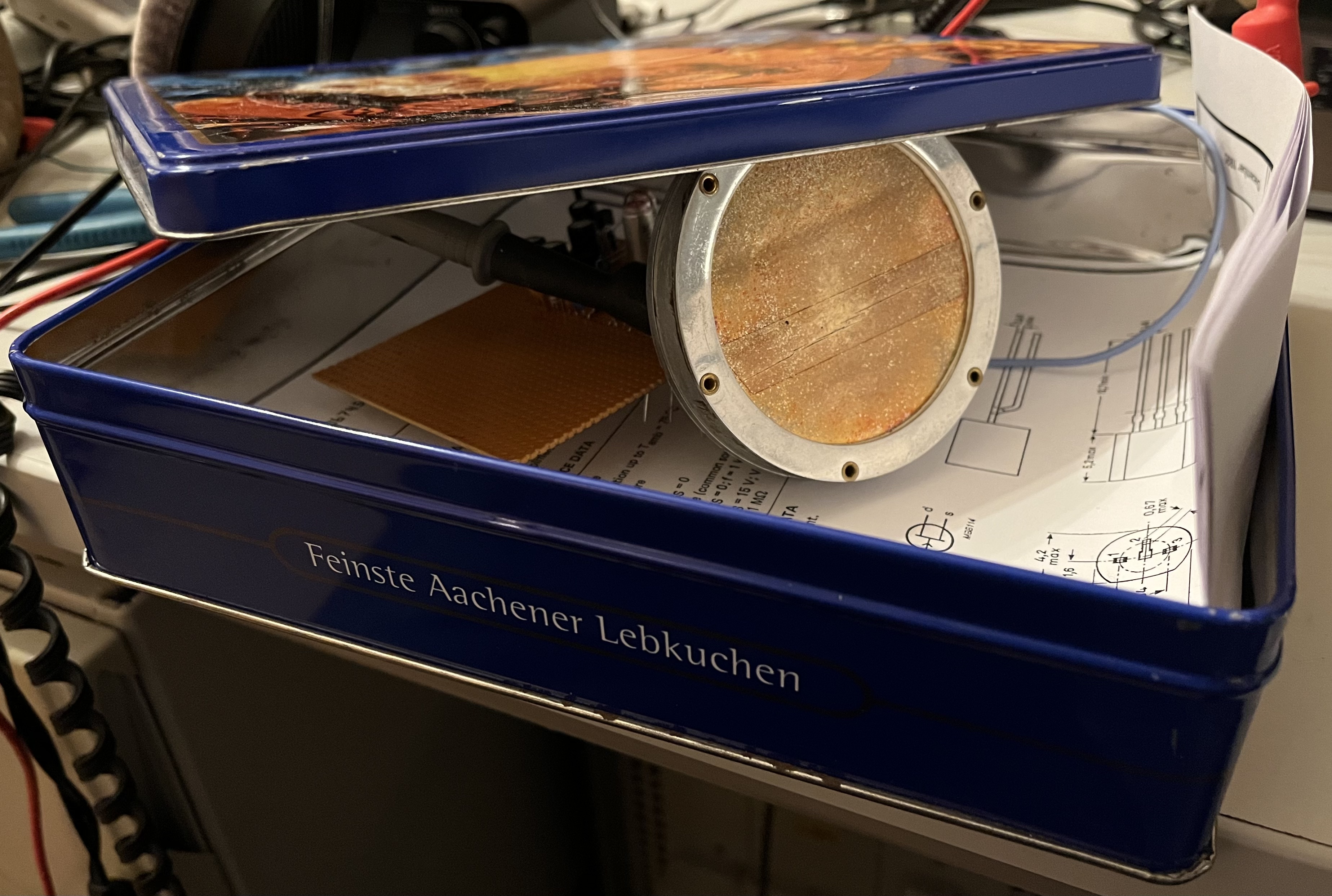 14 Schoeps-Verstärker mit Kapsel in Blechdose.jpeg