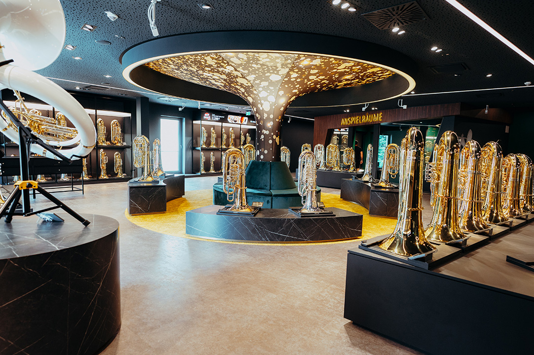 23_new_brass_department.jpg 23_new_brass_department.jpg