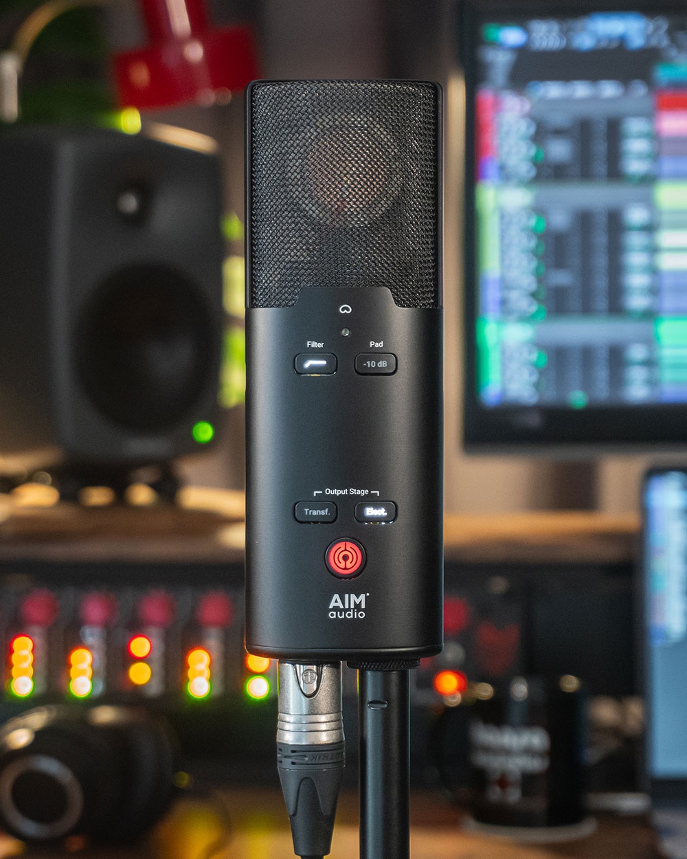 aim_audio-essence-lifestyle-002.jpg