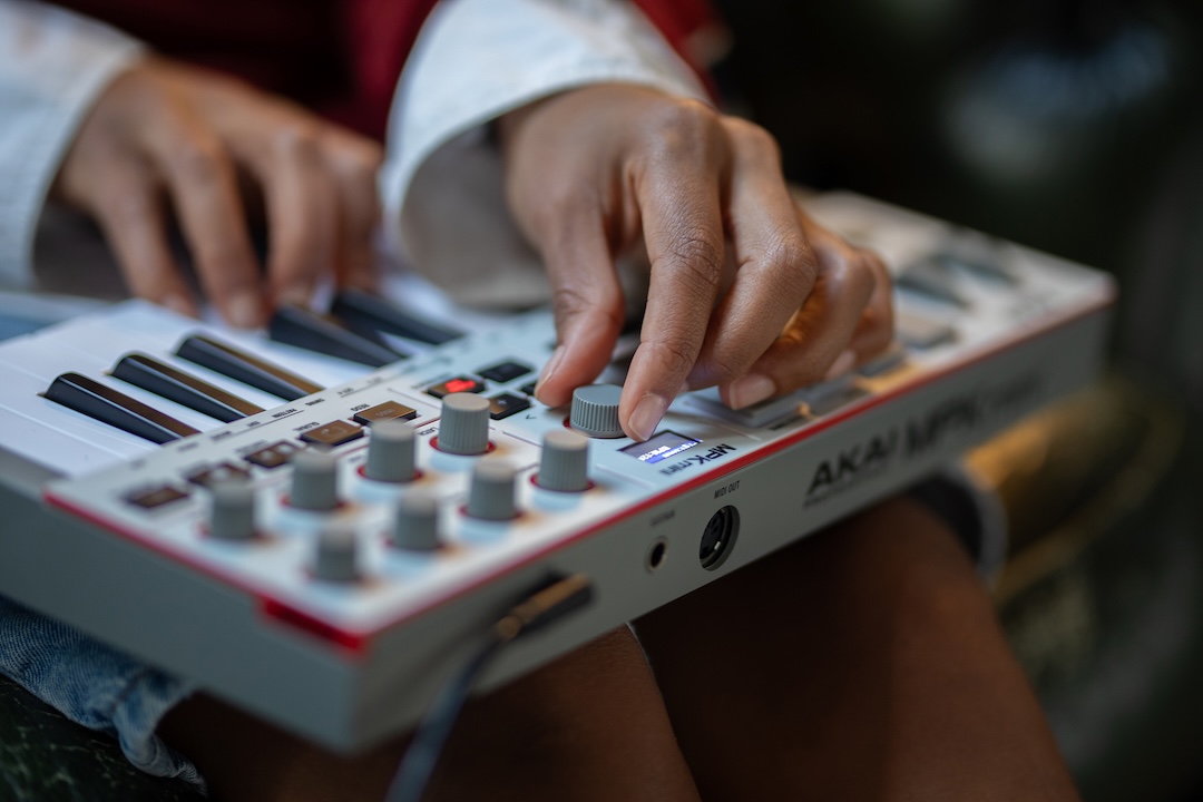 Akai Professional  MPK Mini IV