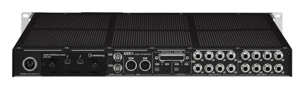 AXR4_rear_02_4T.webp