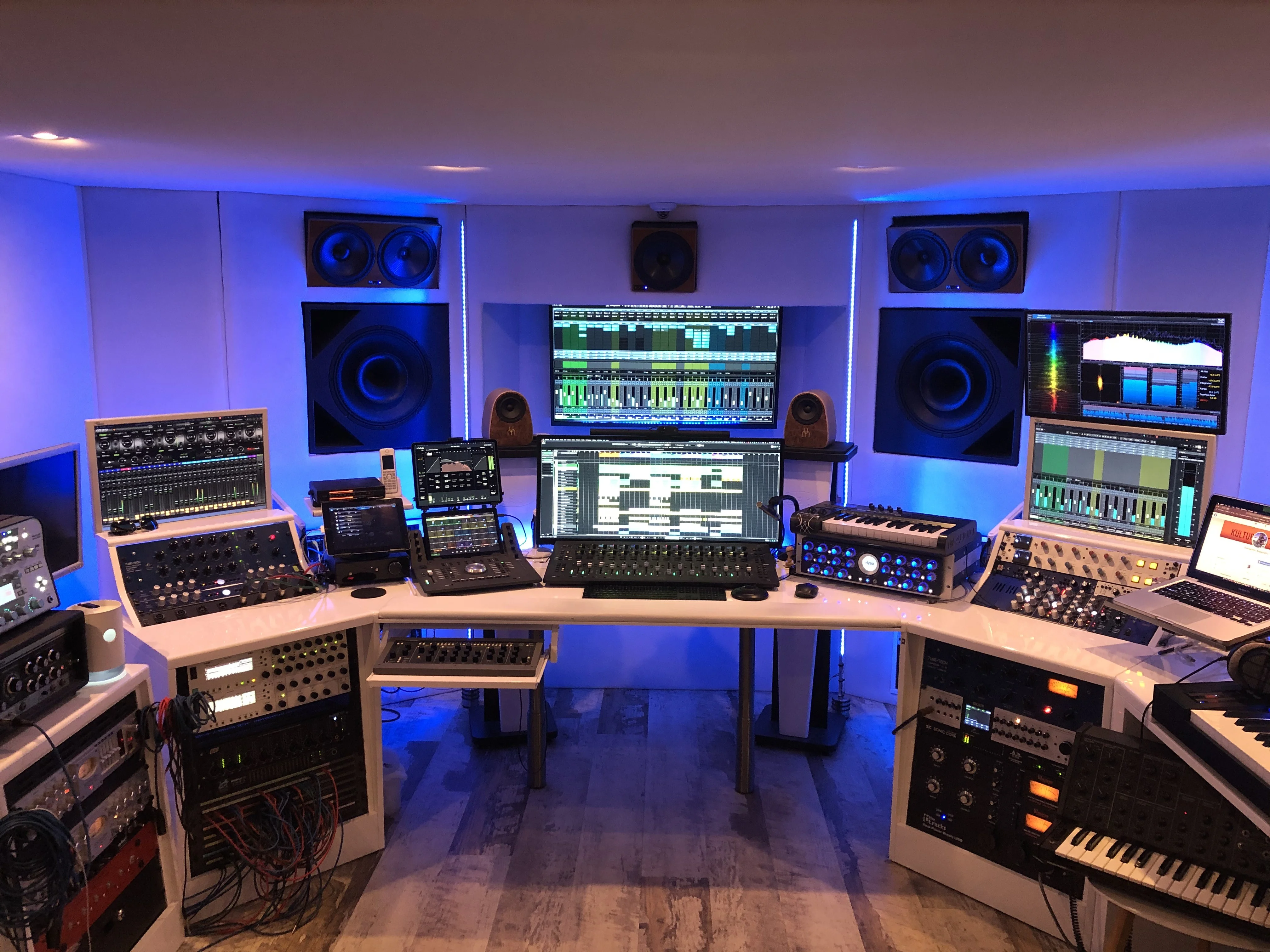 BA Audiolabs Controlroom 2021-03.webp