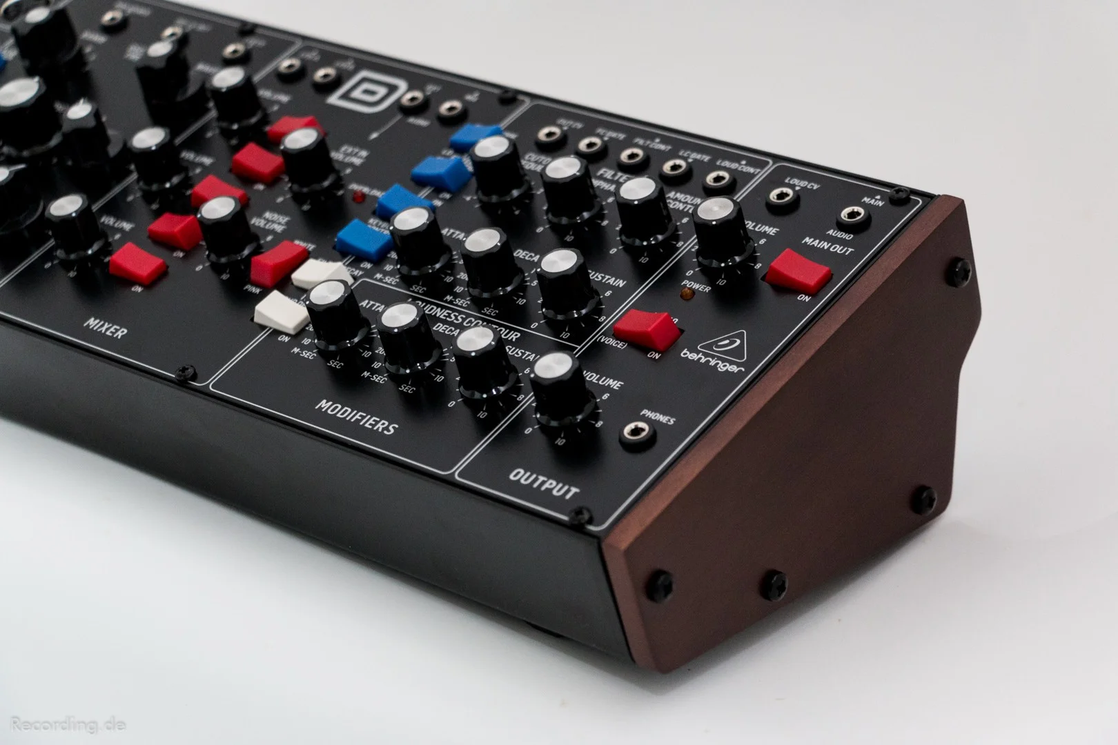 Behringer-Modell_D-001.webp