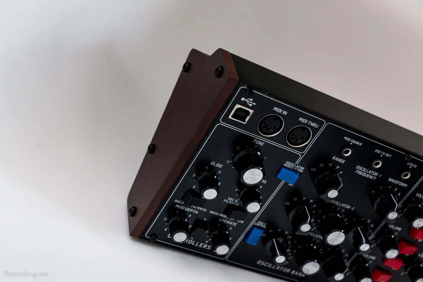 Behringer-Modell_D-010.webp