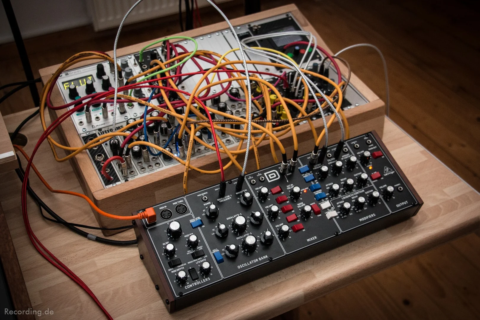 Behringer-Modell_D-013.webp
