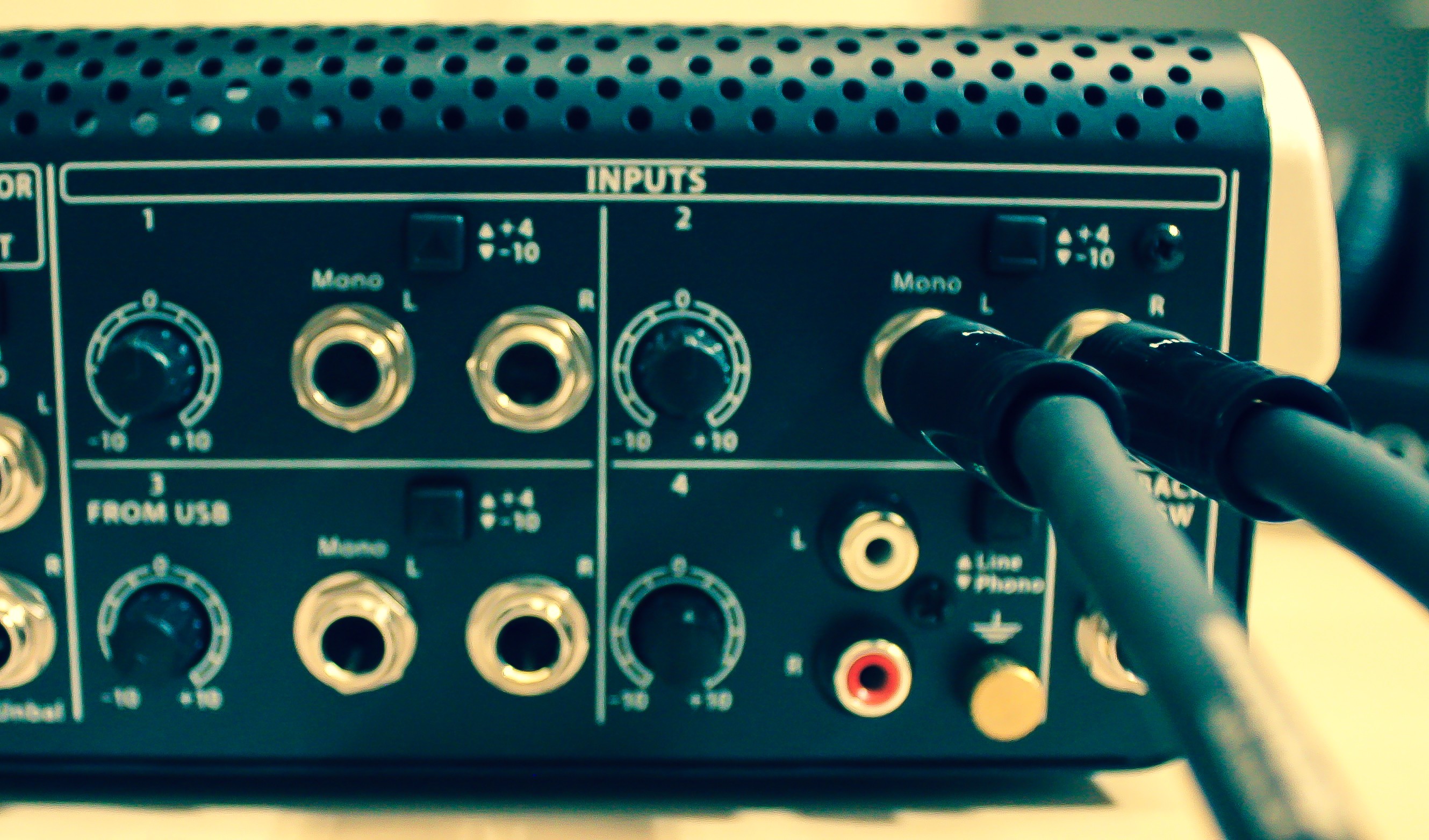 Behringer Xenyx Control2USB_Eingänge.jpg