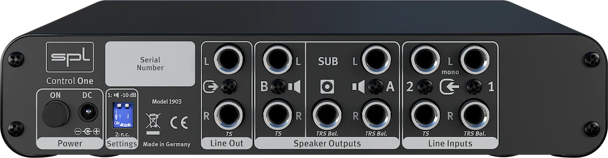 controlOne_rear-1.webp