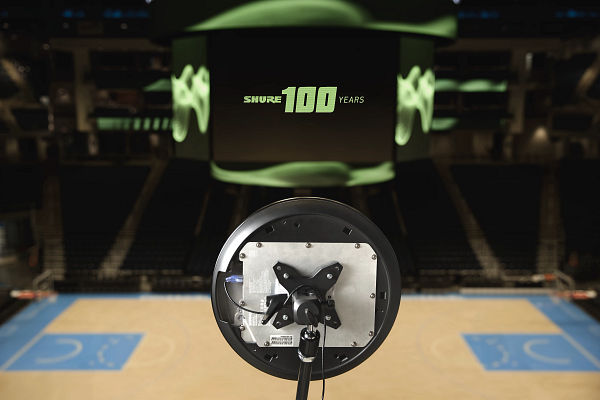 DCA901_arena-jumbotron.png