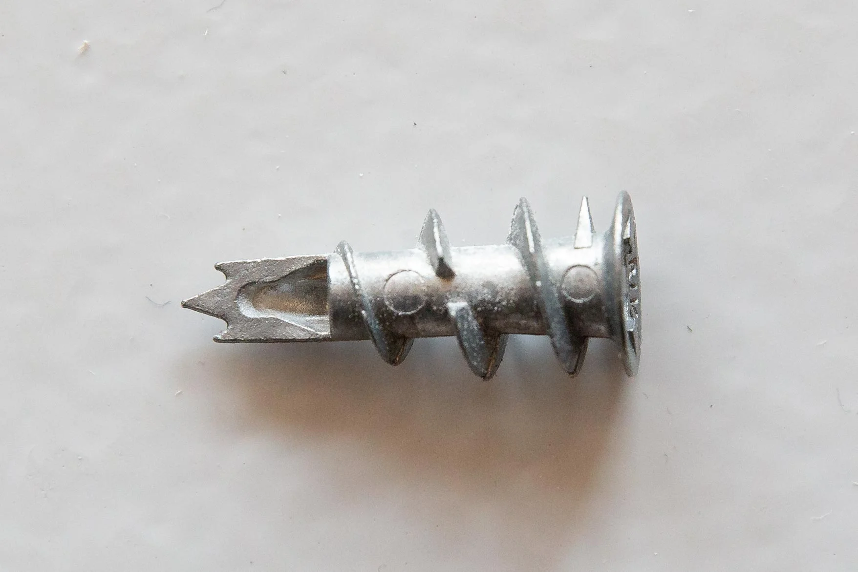 dübel-0001.webp
