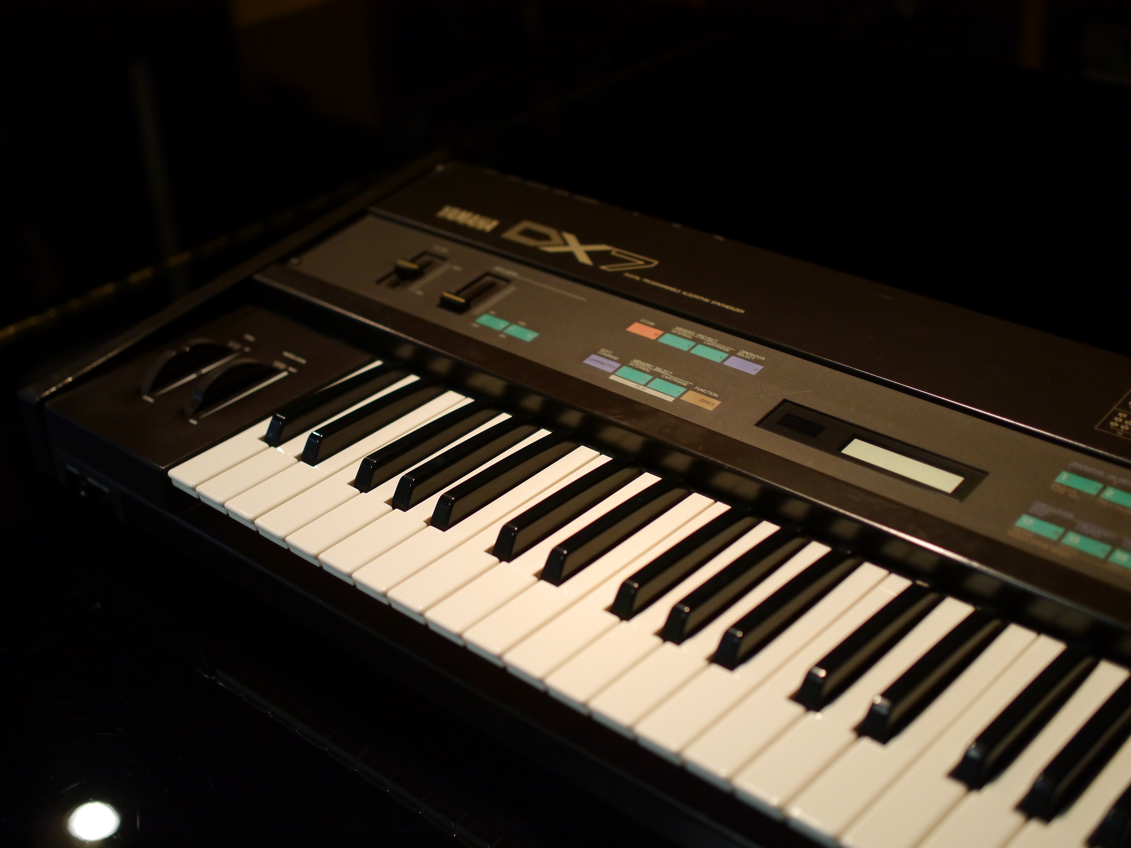DX7 B.JPG