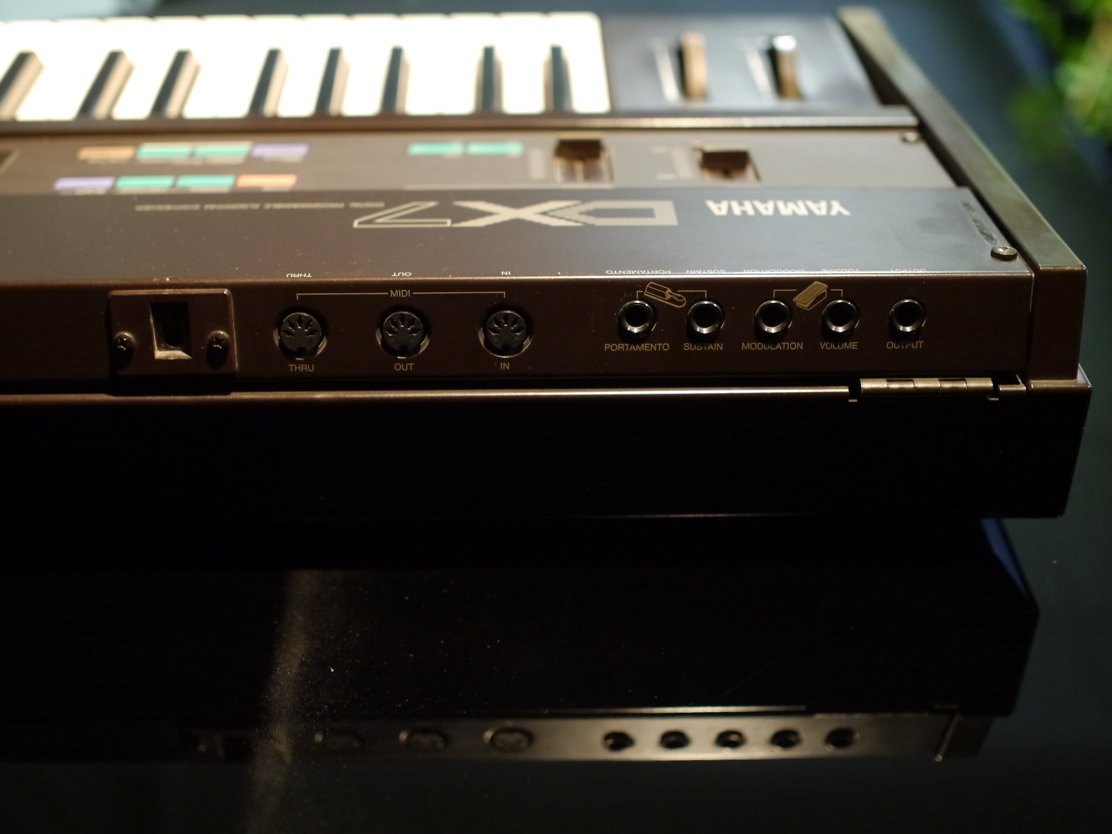 DX7 E.JPG