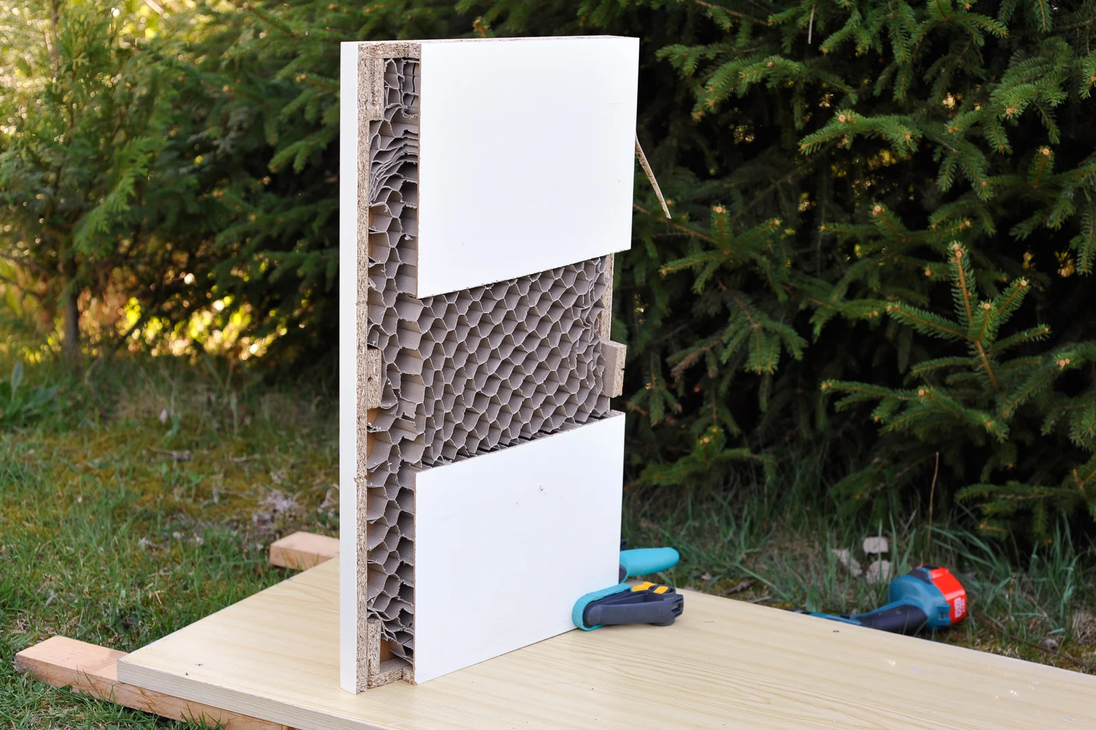 expedit-007-seitenteil-geoeffnet.webp