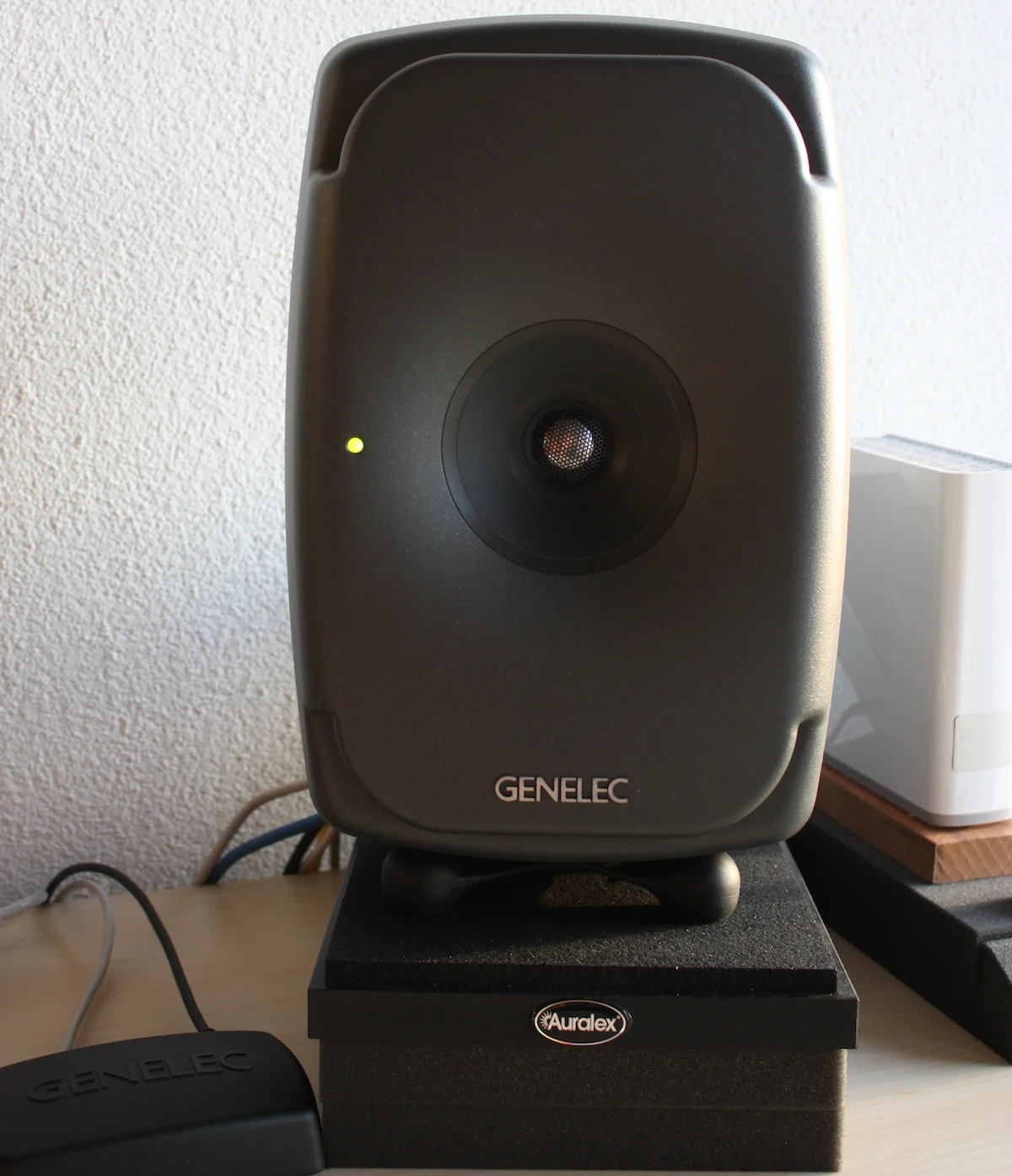 Genelec 8341A mit GLM Kit.webp