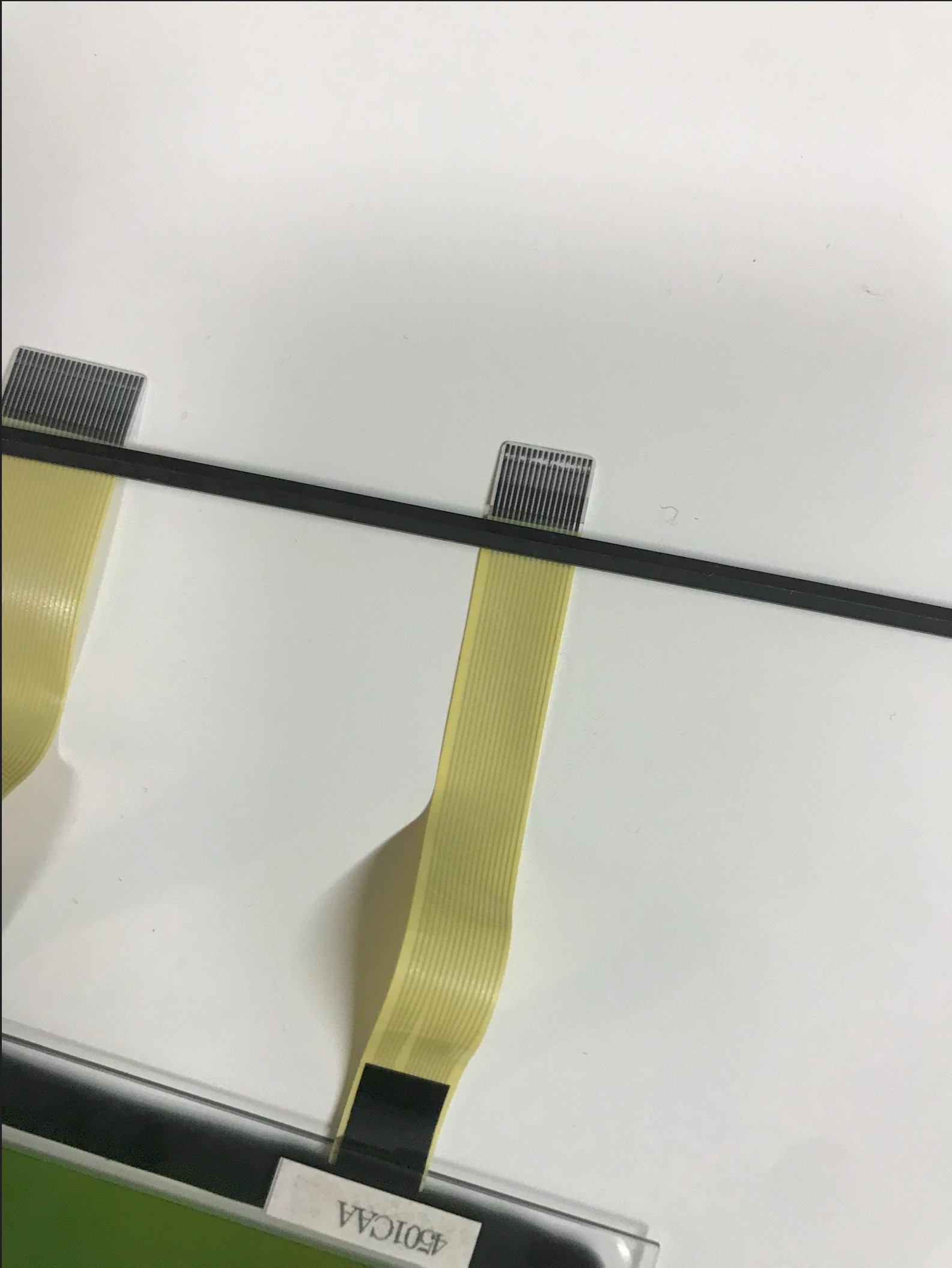 LCD Flachbandleitungen.jpg LCD Flachbandleitungen.jpg