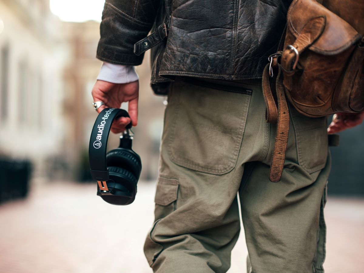 Lifestyle_Image_ATH-M20XBT.jpg Lifestyle_Image_ATH-M20XBT.jpg