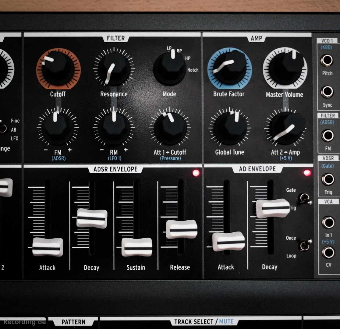 Minibrute2s-005.webp