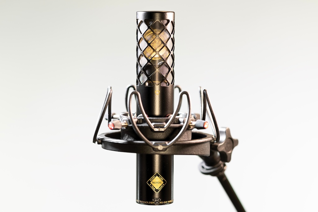 NU-24K, Microphone in holder.jpg