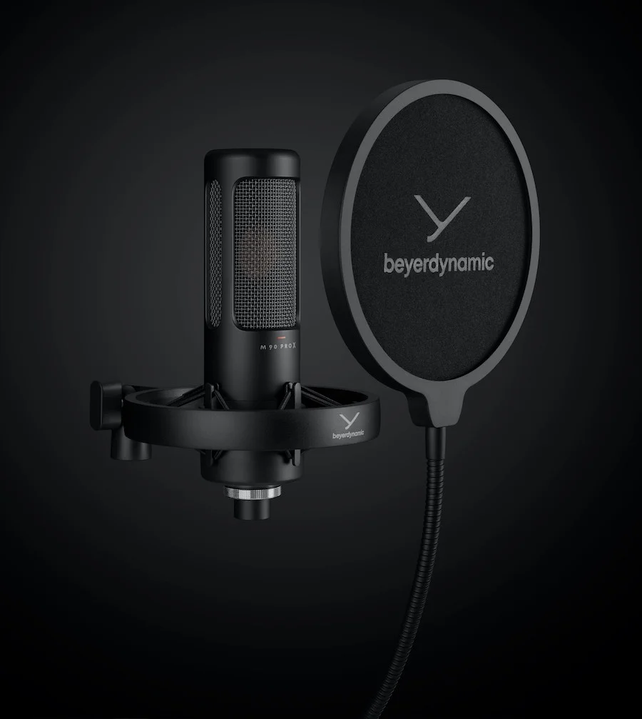 PIC_M90PRO-X_21-04_Accessories-black_v1.webp