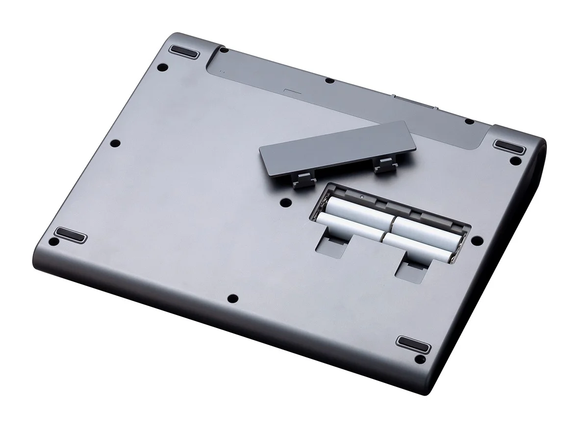 PodTrak_P8_07_Battery_press.webp