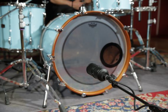 Positionierung_Bassdrum_Telefunken_M82_Weit_SLembke-1024x683-570x380.jpg