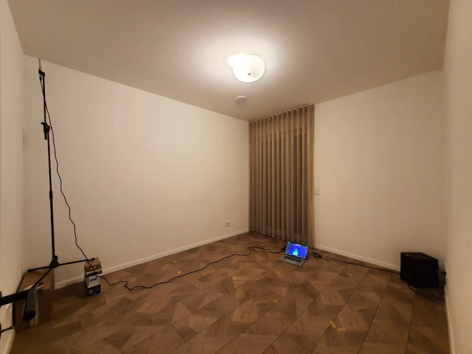 Raum_leer.webp