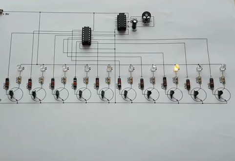 Screenshot-2017-12-1 10-Kanal LED Lauflicht mit CMOS IC 4017 + 4069 - YouTube.png