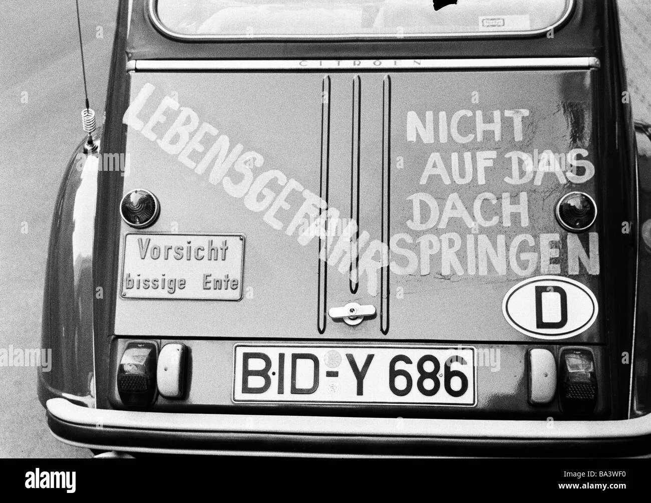 seventies-black-and-white-photo-humour-product-photography-car-painted-BA3WF0.webp