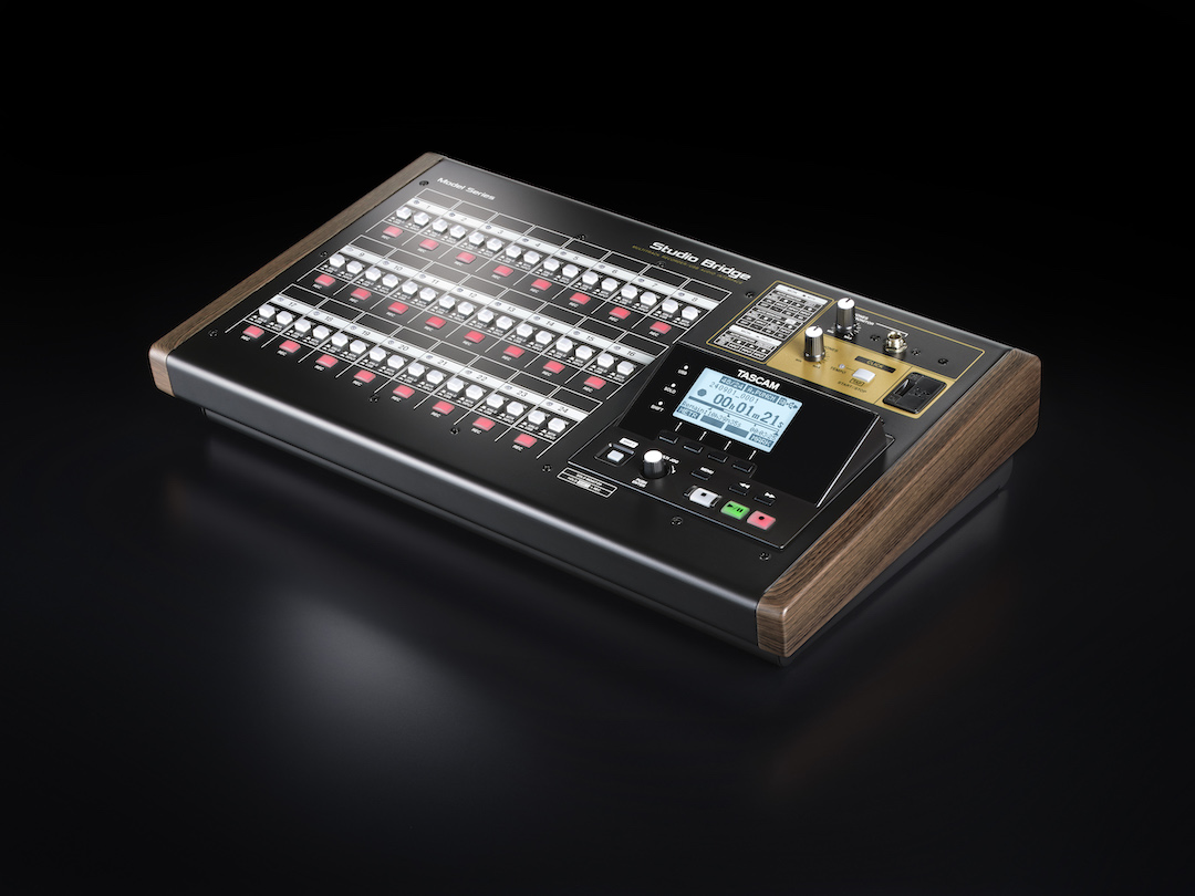 StudioBridge_right_angle_black_pr.jpg StudioBridge_right_angle_black_pr.jpg