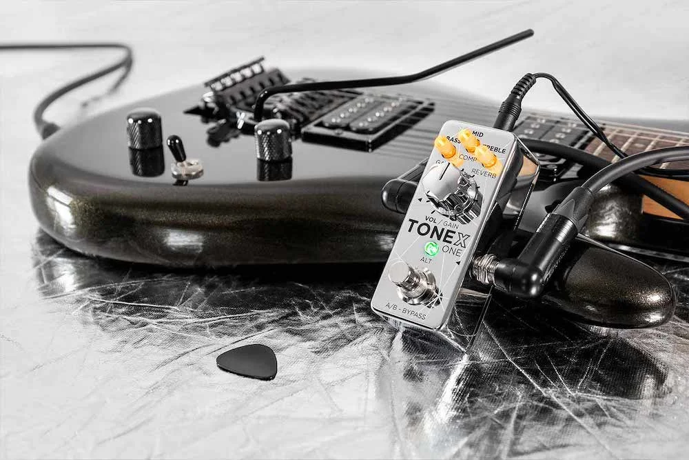 TONEX_ONE_Joe_Satriani_LE_MG_6467_r@2x.webp