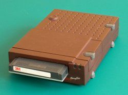 800px-Iomega-ditto1.jpg