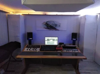 studio_front.webp studio_front.webp