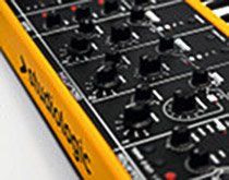 Retro-Synthesizer Studiologic Sledge ab sofort erhältlich.jpg