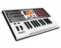 M-Audio AXIOM AIR Serie mit drei neuen Keyboard & PAD-Controllern.webp
