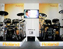 Just Music in Berlin: Roland eröffnet ersten Shop-in-Shop mit Soundbox.jpg