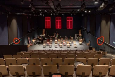Buehne2-scaled.webp