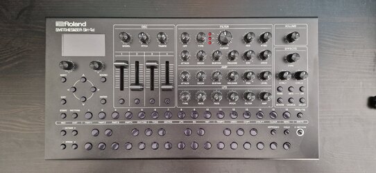 Roland SH-4D * Wie neu* 399€