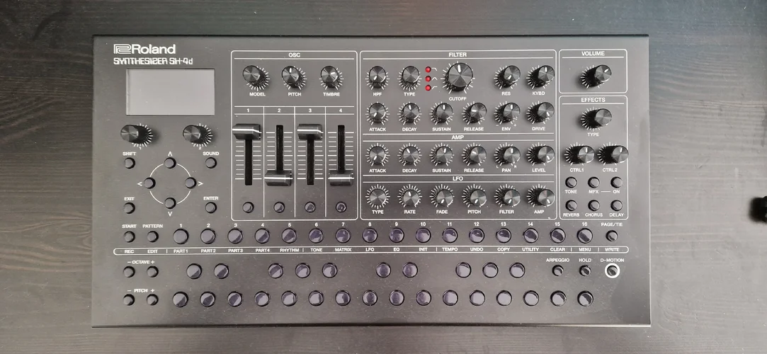 Roland SH-4D * Wie neu* 399€