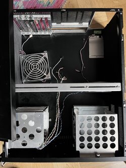 Gg Abholung zu verschenken: 19“-PC-Gehäuse