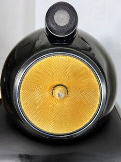 Bowers-Wilkins_800_Diamond-Piano-Black_06.jpg