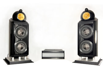 Bowers-Wilkins_800_Diamond-Piano-Black_02.jpg
