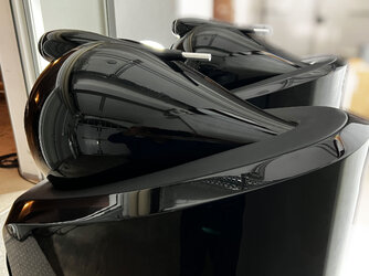 Bowers-Wilkins_800_Diamond-Piano-Black_05.jpg