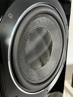 Bowers-Wilkins_800_Diamond-Piano-Black_08.jpg