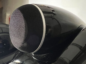 Bowers-Wilkins_800_Diamond-Piano-Black_11.jpg