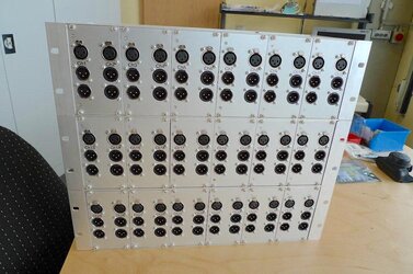 Audiophiler, modularer, passiver 36-Kanal Mikrofon-Splitter mit ALPHATON ATR-63 Trafos