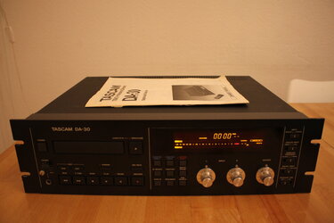 Tascam Professioneller DAT Rekorder DA-30 -  19 Zoll Rack inkl. Manual