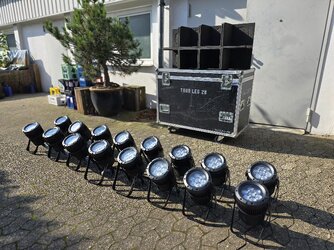 16 x Expolite TourLed Pro 28 CM+W Zoom MKIII