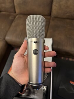 Warm Audio WA87-R2